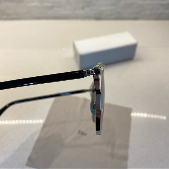 Christian Dior Unisex Sunglasses - Picture 4 of 9